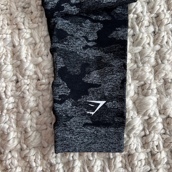 Gymshark Camo Leggings - Picture 5 of 5
